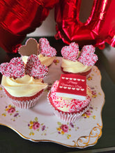 Load image into Gallery viewer, Limited edition: Valentine's Day Cupcakes Made For Two
