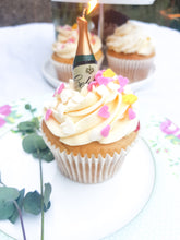 Load image into Gallery viewer, Vegan cupcakes
