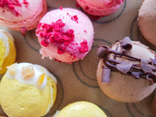 Load image into Gallery viewer, MACARONS
