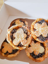 Load image into Gallery viewer, Christmas Mince Pies
