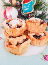 Load image into Gallery viewer, Christmas Mince Pies
